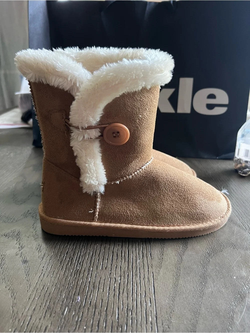 US Sports slip faux suede